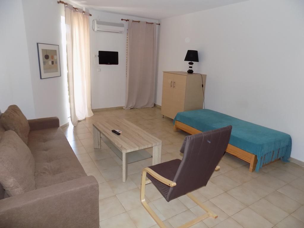 Hotel Arethousa Loutra Aidhipsou Rum bild